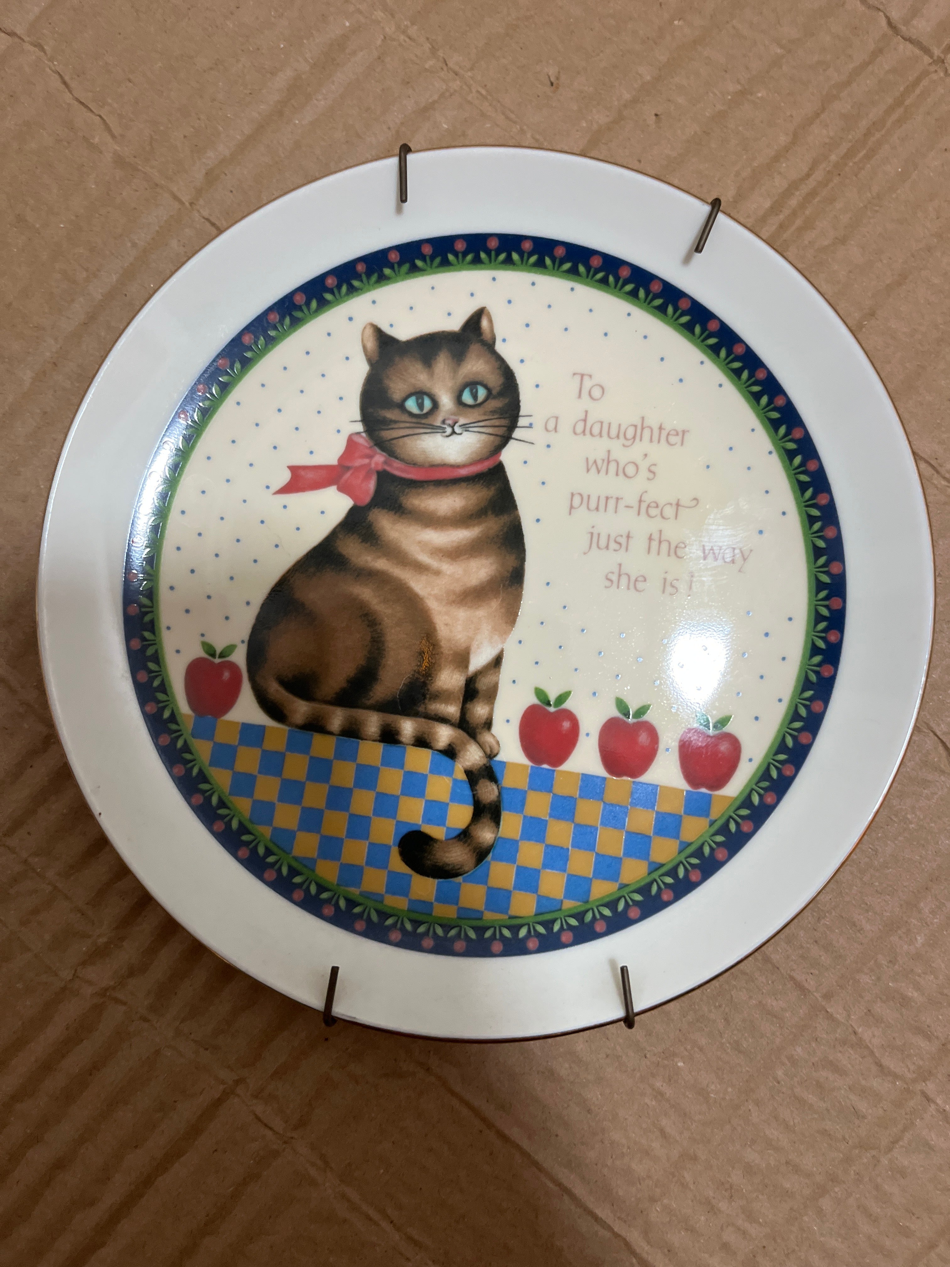Cat collector plate
