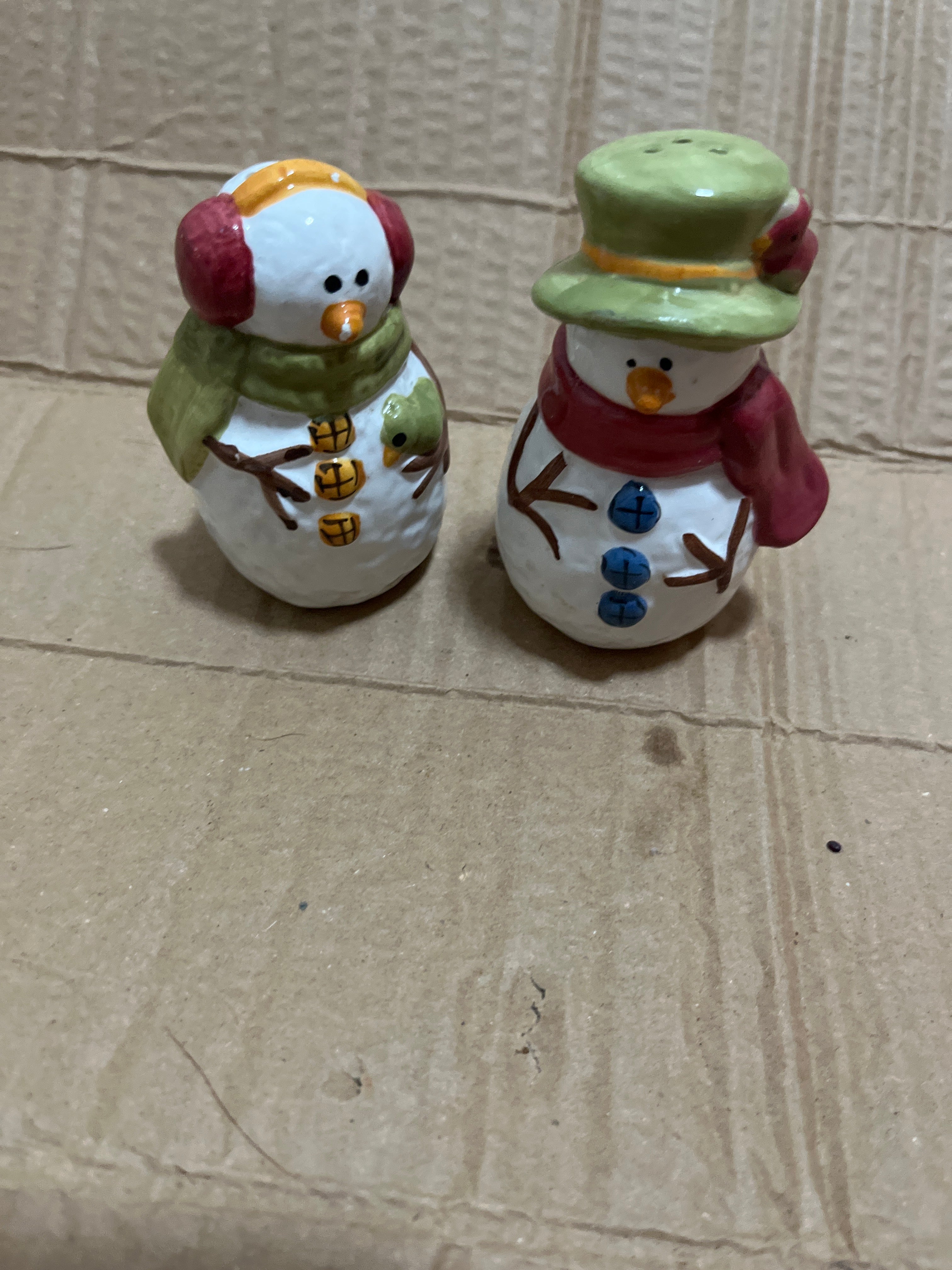 Snowmen salt and pepper shakers